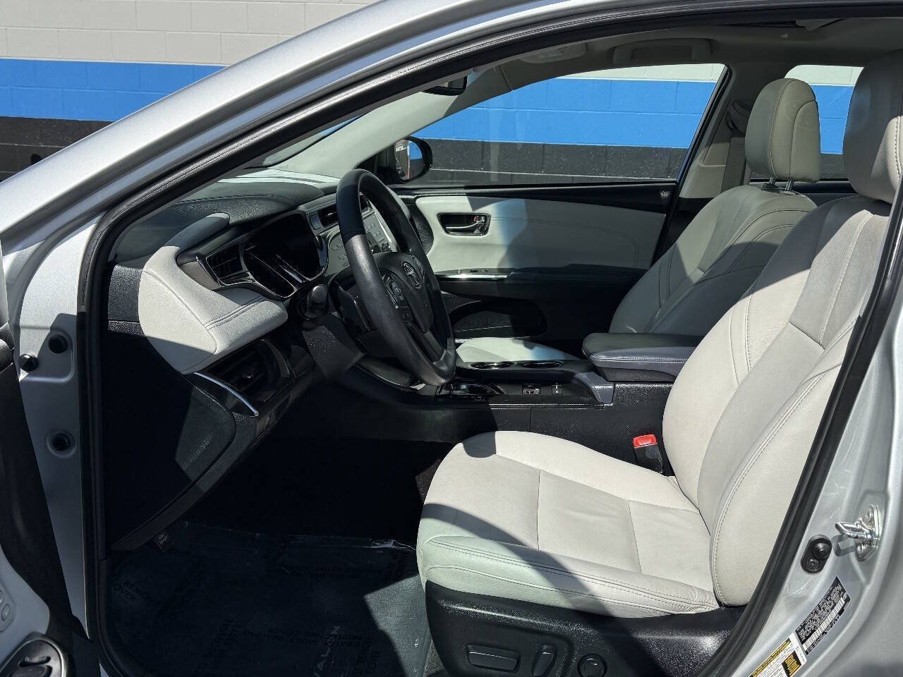 Used 2013 Toyota Avalon XLE Touring FWD image 9