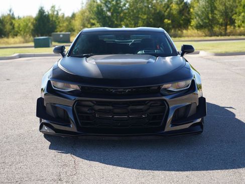 Used 2019 Chevrolet Camaro ZL1 RWD image 2