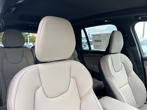 New 2026 Volvo XC90 B6 Plus w/ Protection Package Premier image 9