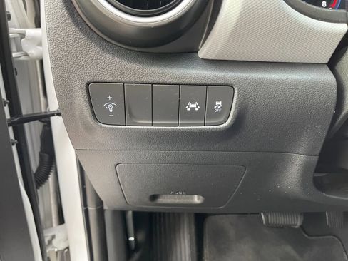 Used 2020 Hyundai Kona SE image 28