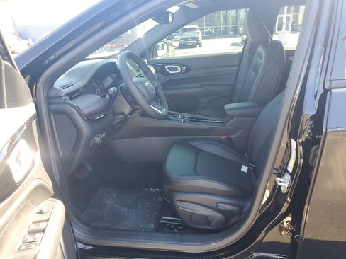 New 2026 Jeep Compass Latitude image 8