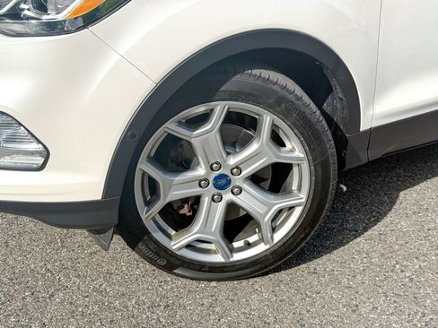 Used 2019 Ford Escape Titanium AWD/4WD image 10