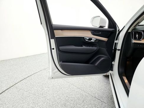 New 2026 Volvo XC90 T8 Plus w/ Protection Package Premier AWD/4WD image 24
