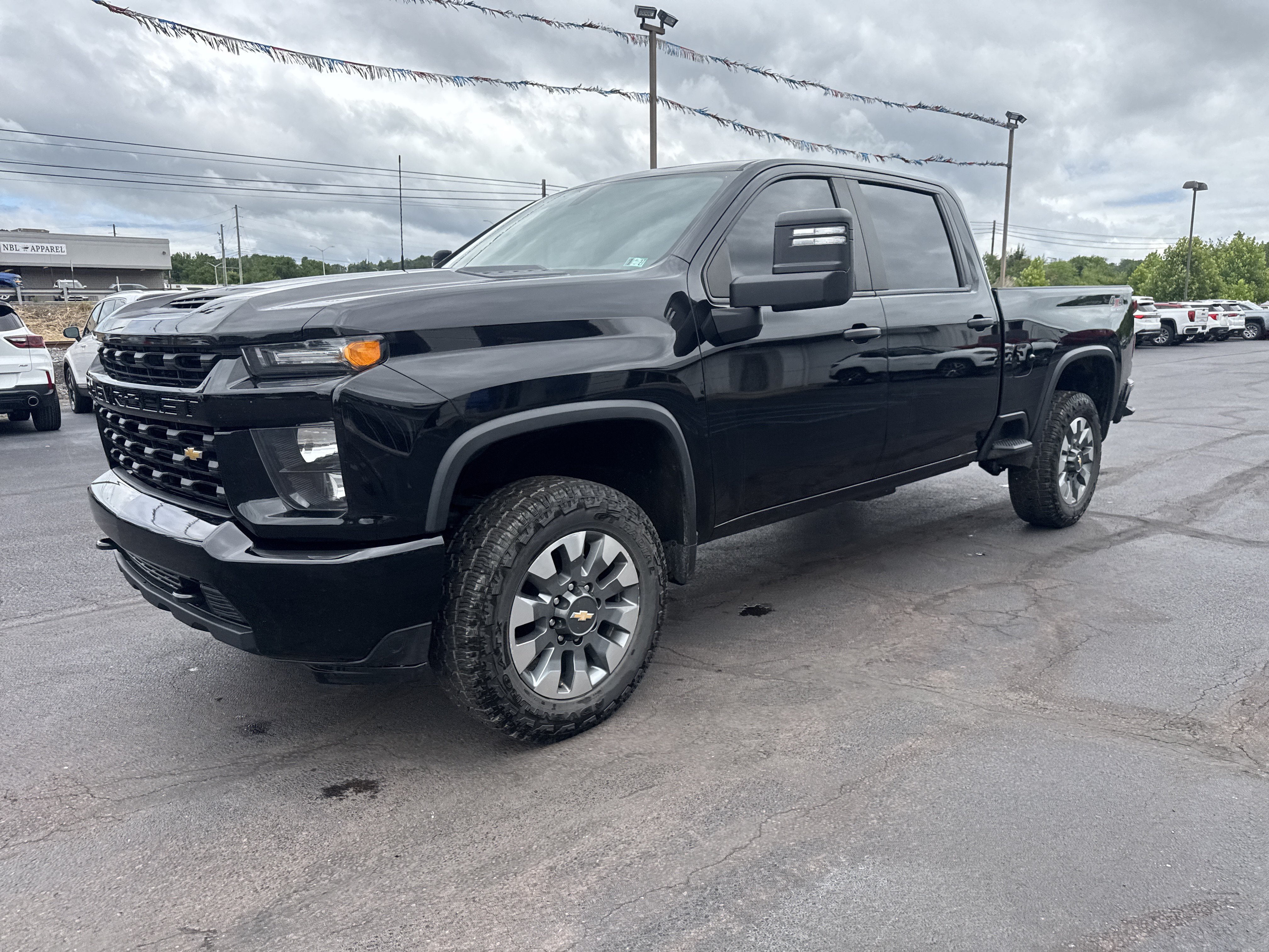Used 2023 Chevrolet Silverado 2500 Custom w/ Custom Convenience Package AWD/4WD image 8