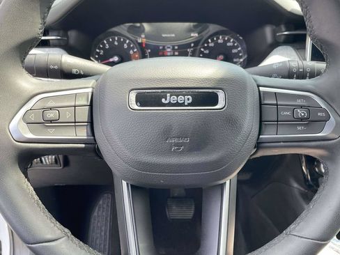 Used 2024 Jeep Compass Latitude AWD/4WD image 18