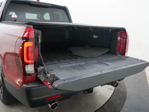 Used 2024 Honda Ridgeline Sport image 9