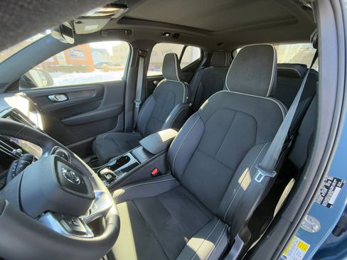 Certified 2023 Volvo XC40 Recharge Plus image 21