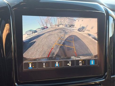 Certified 2022 Chevrolet Traverse Premier w/ Redline Edition AWD/4WD image 8