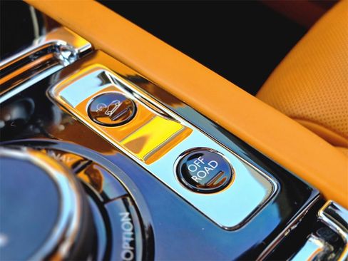 Used 2022 Rolls-Royce Cullinan image 41