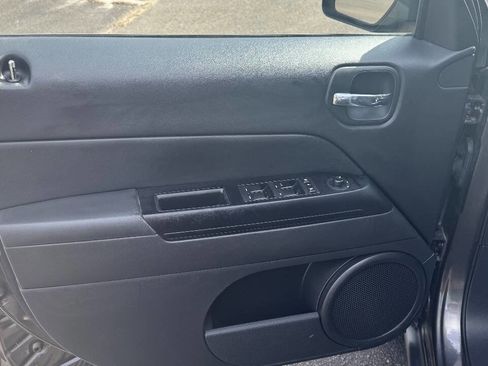 Used 2016 Jeep Patriot Latitude w/ Sun/Sound Group image 13