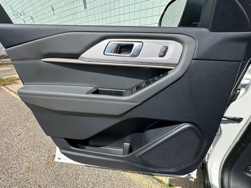 New 2026 Ford Explorer Active image 13