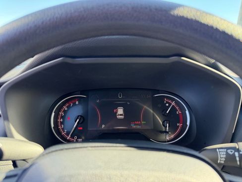 Used 2025 Toyota RAV4 XLE image 40