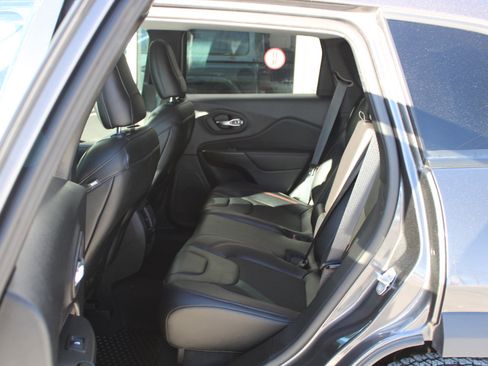 Used 2022 Jeep Cherokee Trailhawk image 36