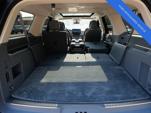 Used 2024 Lincoln Navigator L Black Label AWD/4WD image 9