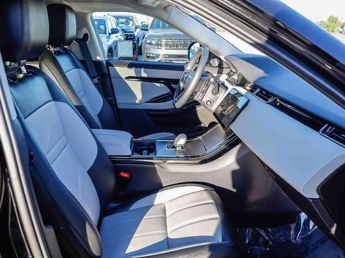 Used 2024 Land Rover Range Rover Evoque Dynamic SE image 18