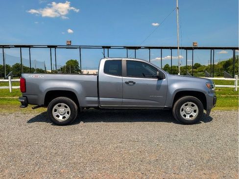 Used 2021 Chevrolet Colorado W/T AWD/4WD image 4