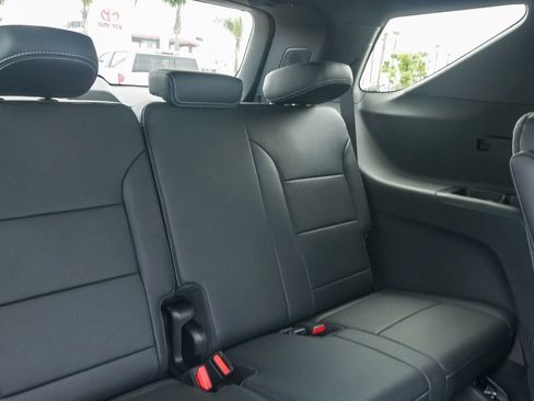 New 2026 Chevrolet Traverse LT w/ Driver Confidence Package FWD image 18