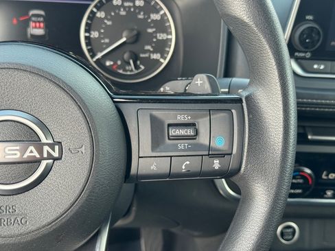 Used 2023 Nissan Rogue SV image 25