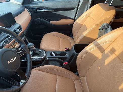 Used 2024 Kia Seltos EX AWD/4WD image 6