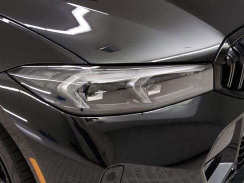 Used 2025 BMW 330i Sedan w/ M Sport Package image 3