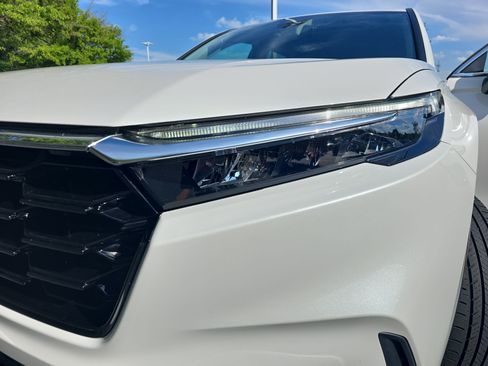 Used 2025 Honda CR-V EX-L image 30