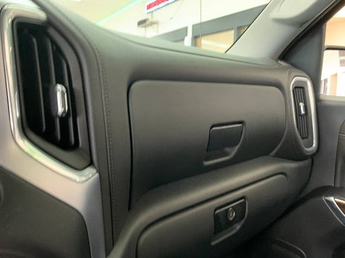 Used 2019 GMC Sierra 1500 SLE w/ Preferred Package AWD/4WD image 18