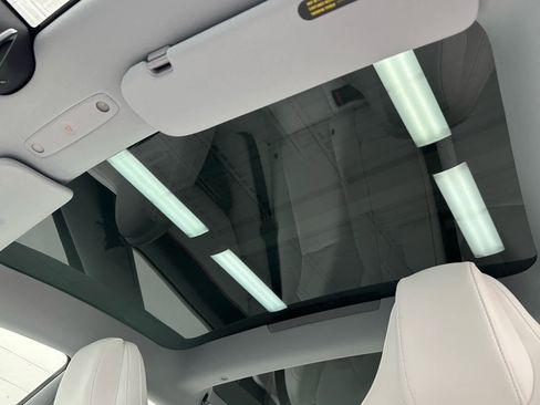 Used 2025 Tesla Model 3 Performance image 36