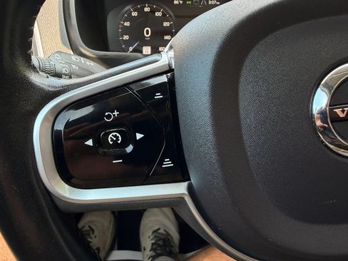 Used 2020 Volvo XC90 T6 Momentum AWD/4WD image 22