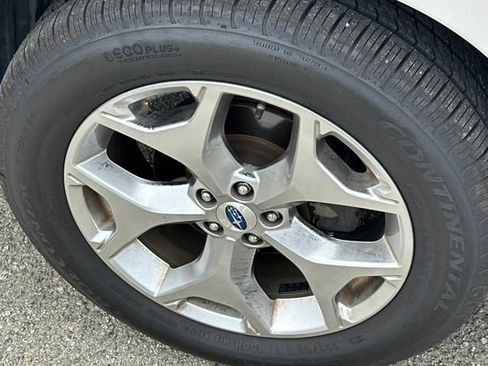 Used 2017 Subaru Forester 2.5i Touring AWD/4WD image 4