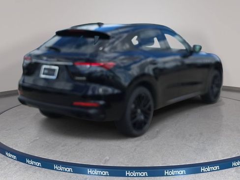 Used 2021 Maserati Levante AWD/4WD image 6