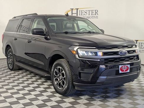 Used 2024 Ford Expedition Max XLT image 2