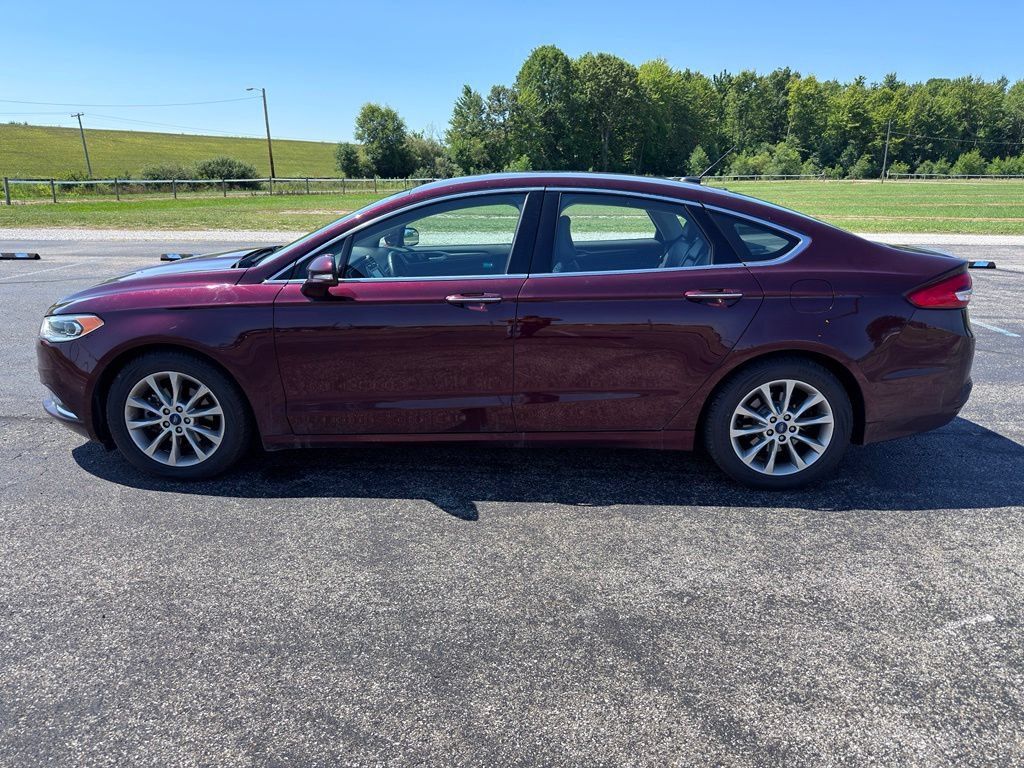 Used 2017 Ford Fusion SE w/ Fusion SE Technology Package FWD image 19