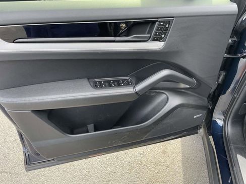 Used 2024 Porsche Cayenne image 25