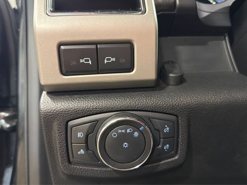 Used 2018 Ford F150 Lariat w/ Equipment Group 502A Luxury AWD/4WD image 21