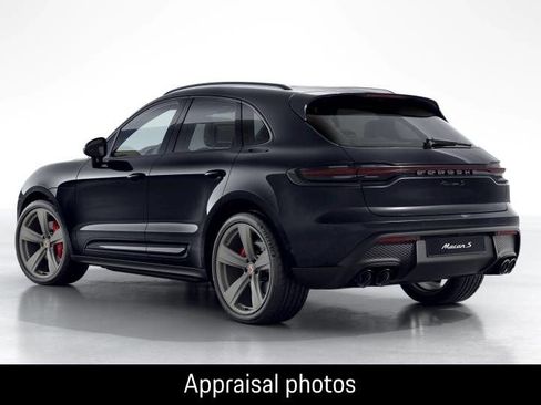 Certified 2023 Porsche Macan S AWD/4WD image 3