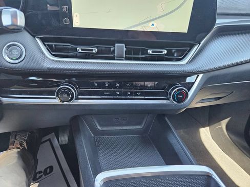 Used 2026 Chevrolet Equinox LT FWD image 16