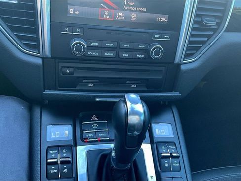 Used 2017 Porsche Macan S image 11