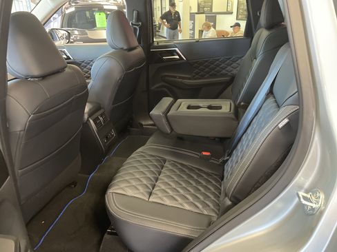 New 2025 Mitsubishi Outlander SEL AWD/4WD image 9