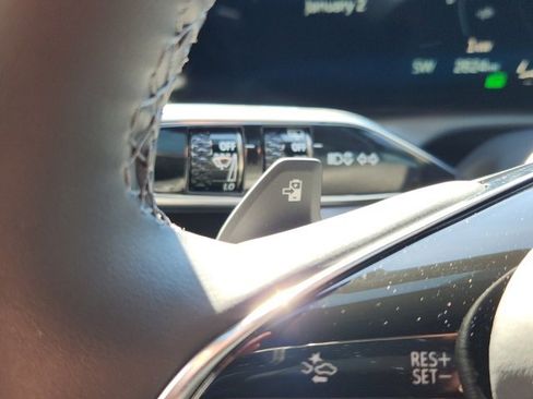 Used 2026 Cadillac Vistiq Platinum image 33