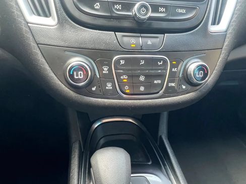 Used 2023 Chevrolet Malibu LT FWD image 23