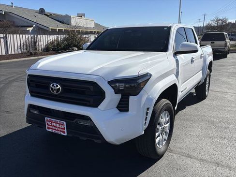 Certified 2024 Toyota Tacoma SR5 image 1