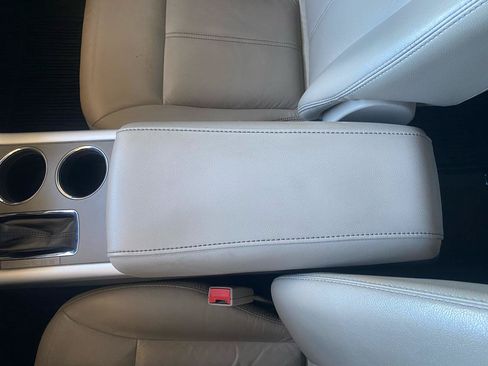 Used 2013 Ford Edge SEL FWD image 18