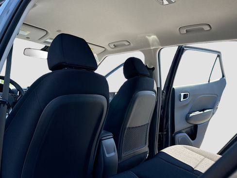 New 2026 Hyundai Venue SE FWD image 6