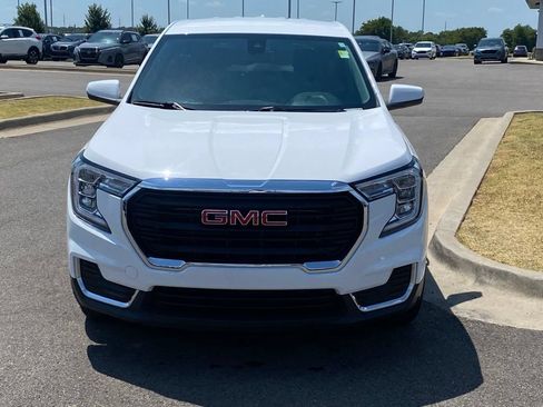 Used 2023 GMC Terrain SLE FWD image 2
