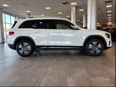 New 2026 Mercedes-Benz GLB 250 4MATIC image 2