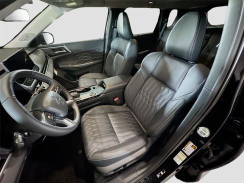 New 2026 Mitsubishi Outlander SEL image 2