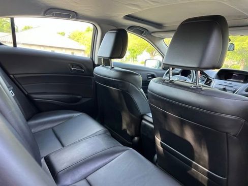 Used 2017 Acura ILX FWD image 17