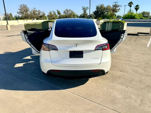 Used 2025 Tesla Model Y Long Range AWD/4WD image 50
