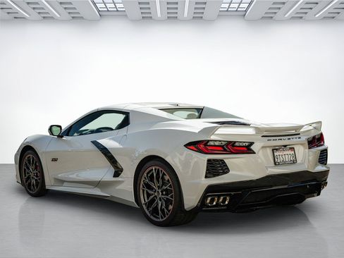 Used 2023 Chevrolet Corvette Stingray Premium Conv w/ Z51 Performance Package RWD image 7