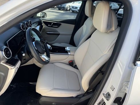 Used 2026 Mercedes-Benz GLC 300 4MATIC image 16